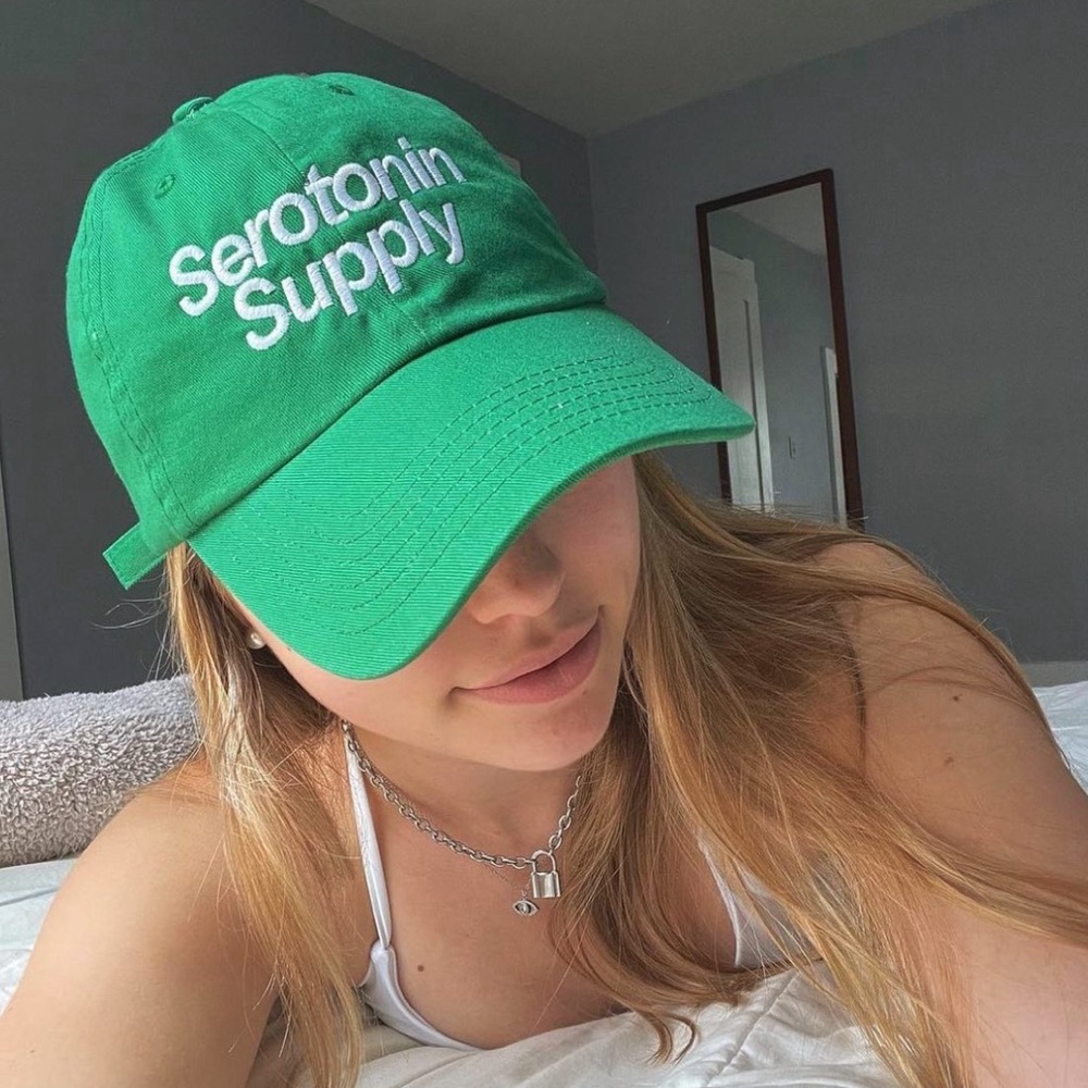 Serotonin Supply hat